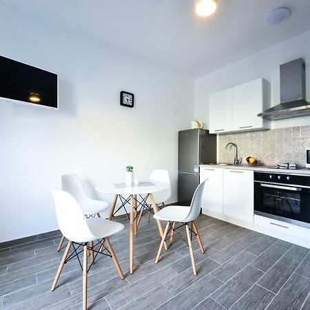 Apartmani Ab Zara Esterno foto